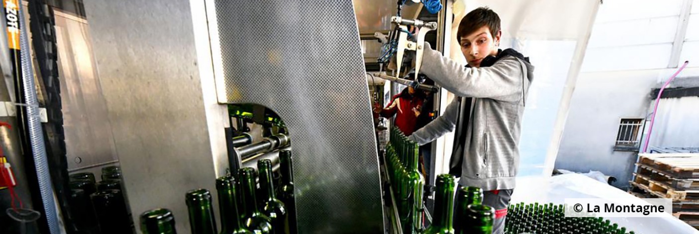 Mise en bouteille des Vins 1001 Pierres par les Vignerons de branceilles et la société Thiollet
